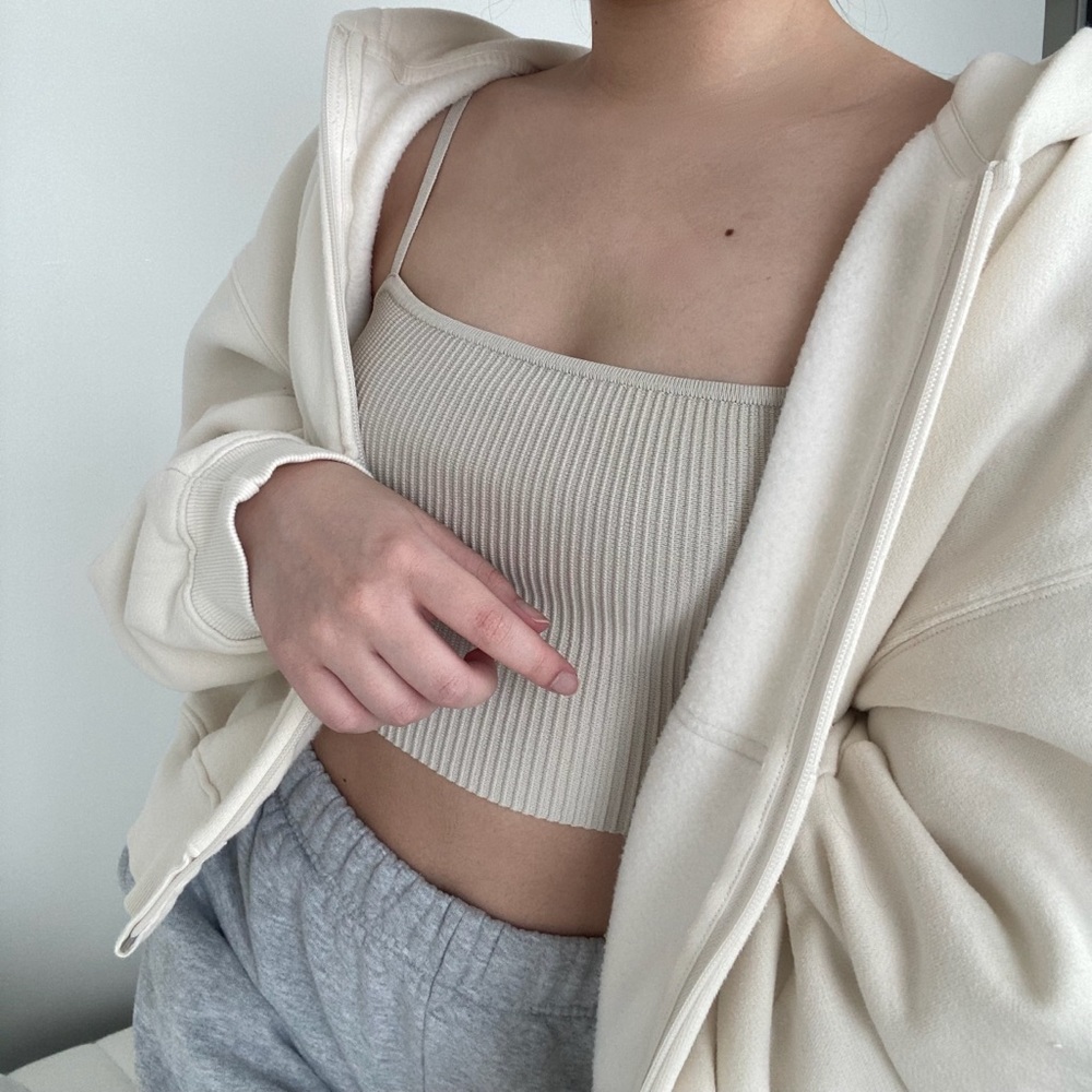 Aritzia Babaton Sculpt Knit/ Sculptknit cropped top in Matte Pearl in XS